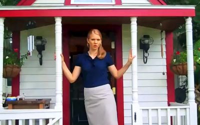 Video: Her House Looks Tiny From The Outside. But When You Walk Inside Unbelievable!