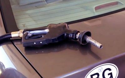 WATCH: This Guy Reveals A Gas Station Scam That May Have Already Cost You Money