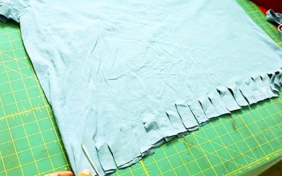 This Lady Cuts Up An Old Blue T-Shirt. When She’s Done It’s PRICELESS!