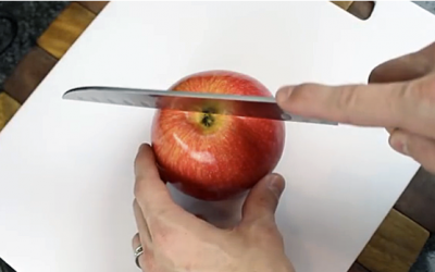THIS Brilliant Way Of Cutting Apples Is So Easy. I Wish I Knew About This Earlier!