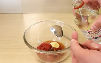 This Guy Pours Vinegar On This Weird Mixture. After I Tried It I’ll Never Buy It At The Supermarket Again!