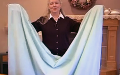 The Most Simple Way To A Fold A Fitted Sheet. How Did I Not Know This Earlier?