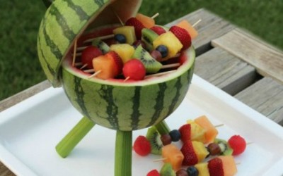 DIY: How To Make a Stunning Watermlon Grill With Fruit Kebabs For Your Next BBQ!