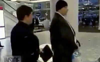 THIS Is How Pickpockets Use New Technology To Rob You Without Even Getting Inside Your Pocket