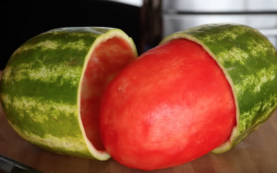This Guy Begins Skinning THIS Watermelon In a Weird Way. The End Result Is Incredible!