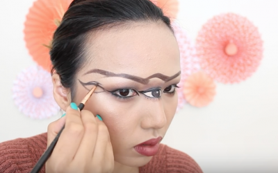 She Puts An Extra Eye Her Head, But When She Turns To The Camera It’s The Trippiest Transformation