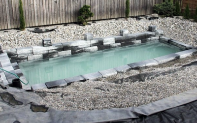 At First It Seems Like a Normal Pool But When The Water Flows Over The Edge It’s Incredible!