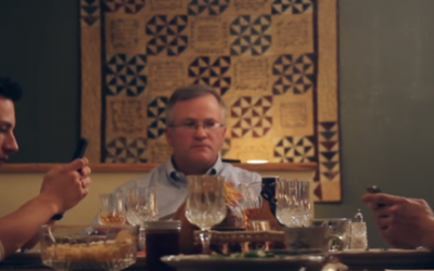 His 2 Sons Won’t Stop Texting At The Dinner Table. How He Finally Gets Their Attention Is BRILLIANT