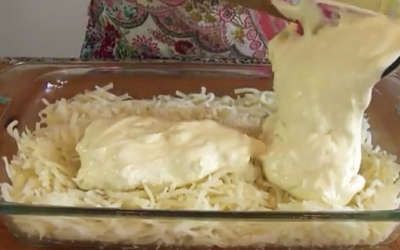 This Woman Mixes Onions Soup and Sour Cream. The Final Result YUM!
