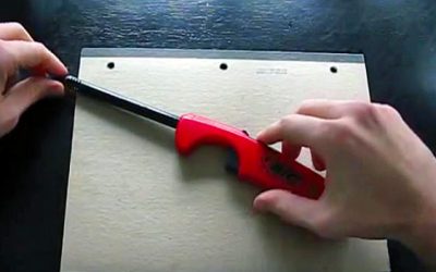 His Disposable Lighter Was Empty And Wouldn’t Spark A Flame. This Easy Trick Will Make It Work Again!