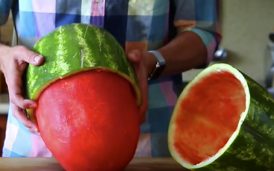 He Skins THIS Watermelon In a Strange Way. But When He’s Done My Jaw Dropped!