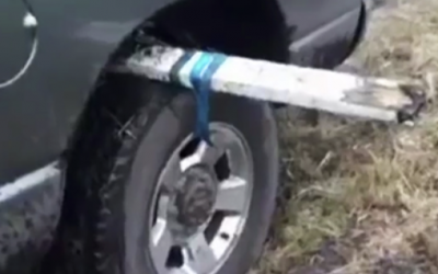 He Straps A Piece Of Wood Onto The Tire Of His Truck. But The Reason Is Actually Brilliant!