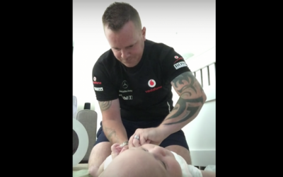 Daddy Is Changing His Baby’s Diaper. But Seconds Later An Unexpected Hilarious Surprise!