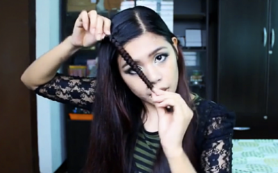 She Coils Her Hair Around This Regular Straw. When She’s Done An Unexpected Stunning Surprise!