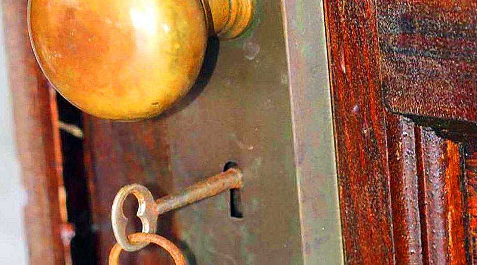 This Home Was Abandoned 70 Years Ago In Paris And Remained Untouched