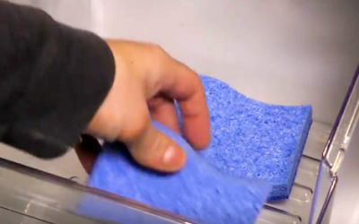 This Guy Puts 2 Sponges Inside His Refrigerator. The Reason Is Brilliant!