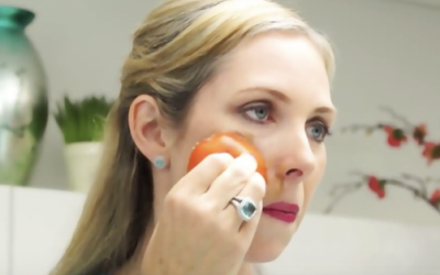 She Rubs a Fresh Tomato On Her Face For 2 Minutes 2x a Week. The Reason Is Brilliant!