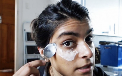 She Rubs Baking Soda Under Her Eyes For 5 Minutes 3x Per Week. The End Result Is STUNNING!