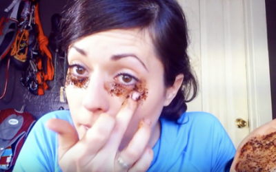 She Rubs Coffee On Her Face Every Morning. The Reason Is Unexpectedly GENIUS!