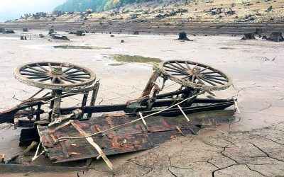 THIS Lake In Oregon Completely Evaporated and Dried Out! Then a Mysterious and Scary Ghost Town Was Revealed!